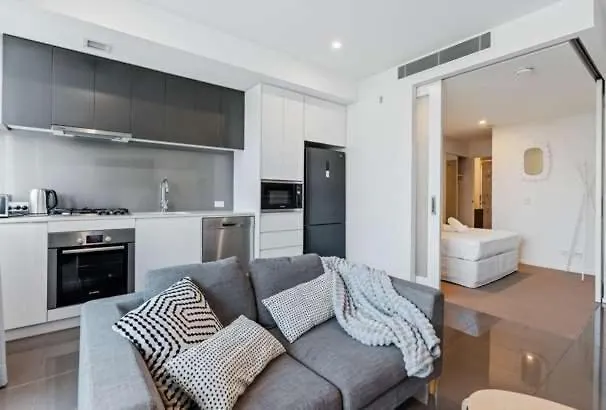 Spacious One-Bedroom Apartment In South Brisbane